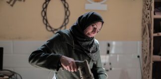 Ile kosztuje godzina pracy stolarza?