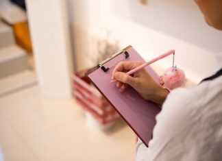 Ile zarabia Sprzedawca w Dino? Ile zarabia Sprzedawca w Dino?