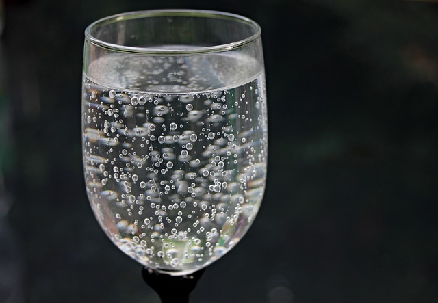 water-glass-2686973_640 Woda dla biura w Gostyniu