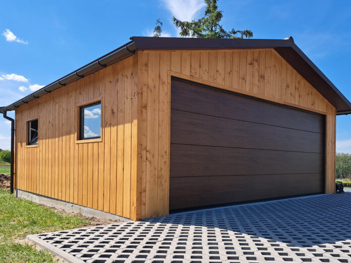 Garaż drewniany z opcją warsztatu