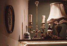 Półki retro – jak wykorzystać ponadczasowe wzornictwo w aranżacji nowoczesnego mieszkania? Półki retro